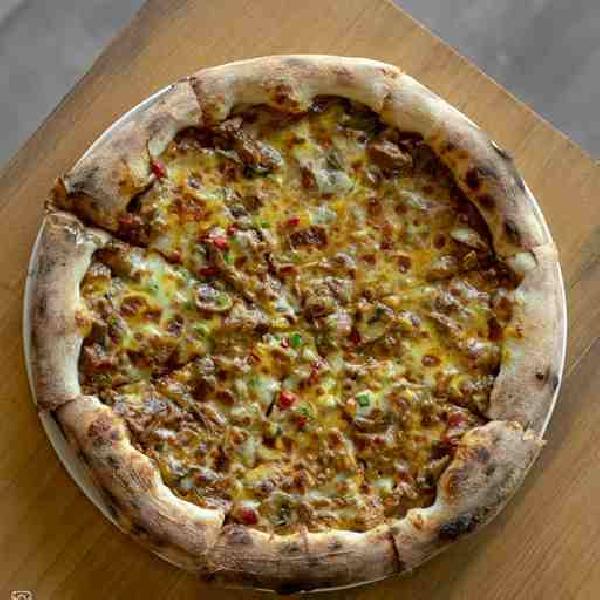 Smoked Chicken and Vegetables Pizza
