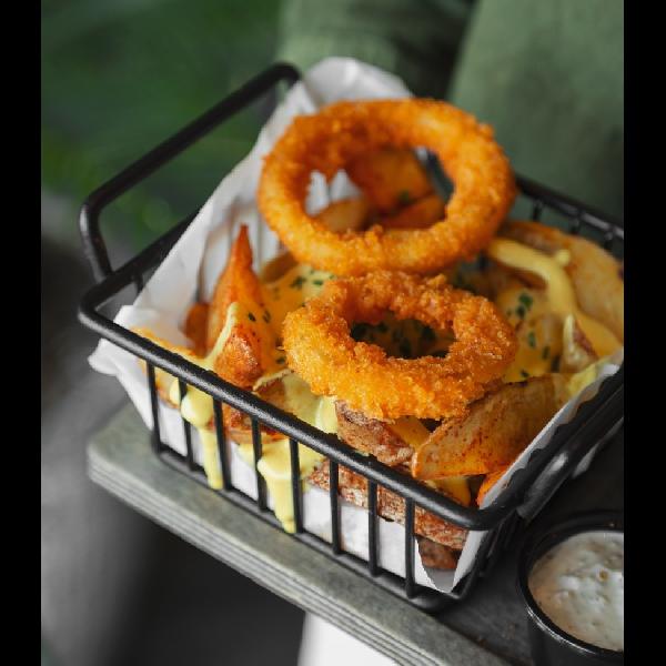Fried Potatoes with Cheddar Dip